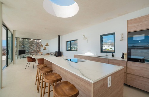 Tias Villa | Areté. Casa Aire con Increíble Terraza y Vistas Panorámicas al mar