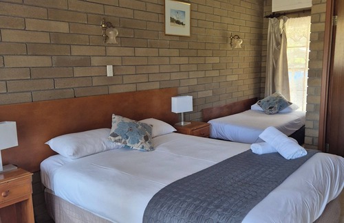 Waurn Ponds Hotel | Aristocrat Waurnvale Motel