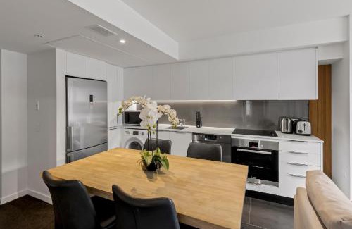 Arthur's Point Apartment | Aroha Apartment at the base of Coronet Peak