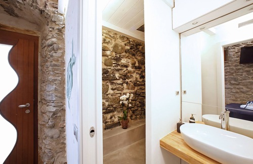 Manarola House | Arpaiu - Odeyo Sas