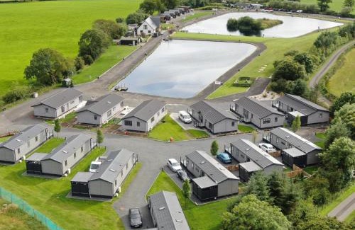 Fenwick Cabin | Arranview Lochside Pods & Lodges all with private Hot-tubs