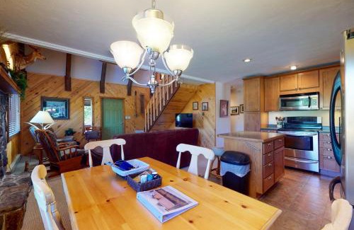 Ponderosa Pines House | Arrowhead Cabin