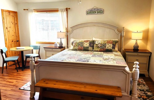 Zion National Park East Entrance Bed & Breakfast | Arrowhead Country Cabins