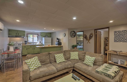 Thornhurst Cabin | Arrowhead Lake Amenities: Quaint Home w/Fireplace