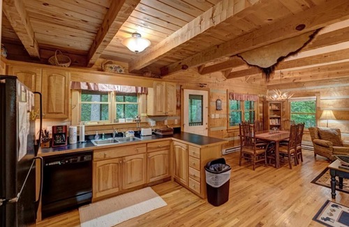 Seven Devils Cabin | Arroyito - Mountain Cabin, Pet-Friendly, Dogs Welcome, Wood Fireplace, Shared Firepit, Charcoal G.