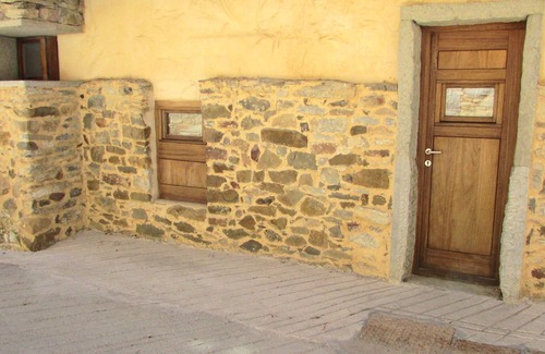 Cuevas de Vinayo Cottage | Arroyo House for 4 people