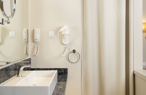 Gouvia Hotel | Art Hotel Debono