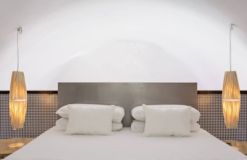 Pyrgos Hotel | Art Hotel Santorini