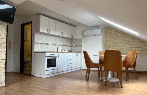 Nis Apartment | Art Studio