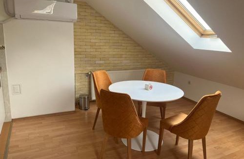 Nis Apartment | Art Studio