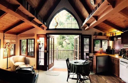 Carmel Valley Apartment | Artist's Treehouse Studio Apartment, 31 nite min.
