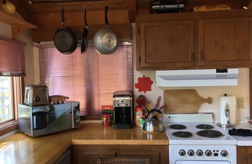 Carmel Valley Apartment | Artist's Treehouse Studio Apartment, 31 nite min.