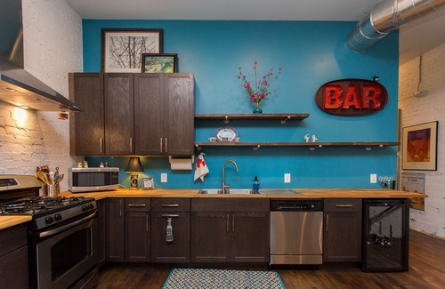 Michigan City House | Artistic Loft close to Lake Michigan beaches, craft breweries & outlet shopping