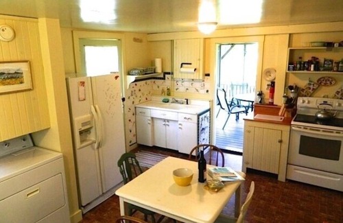 Northport House | Arts & Crafts Cottage In Picturesque Bayside, Maine