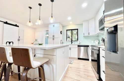 Fairhope House | Artsy 3/2 Cottage near the Bay in Charming Fairhope - just renovated