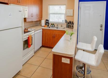 Arlington Park Apartment | Artsy Getaway with Vibrant Design Flair