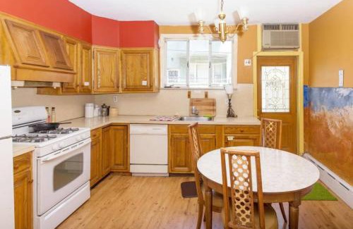 South Philadelphia House | Artsy Traditional Rowhome South Philly