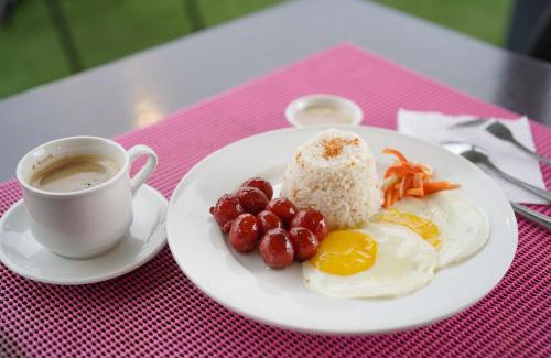 Bangkal Hotel | Arzo Hotel Makati