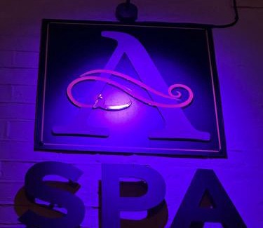 Portsmouth Apartment | Ashbys Deluxe Studios with Spa included