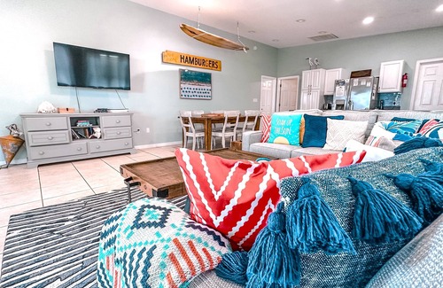 Saint Elmo House | Ask for 20% Off Steps to the Beach, Access to Pool