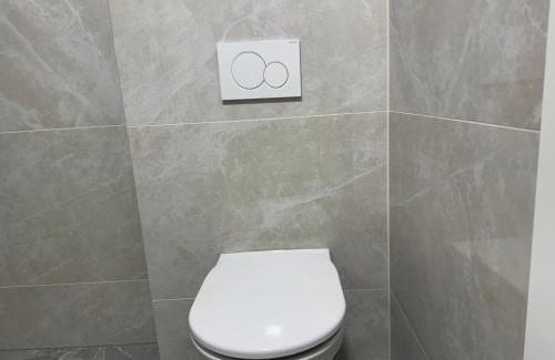 Vienna Apartment | ASP Modern Apartments with Balcony & Free Parking