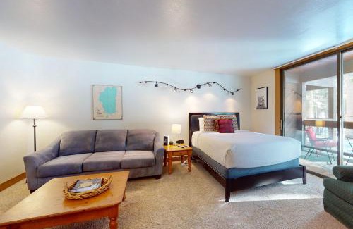 Truckee Hotel | Aspen Grove Hideaway
