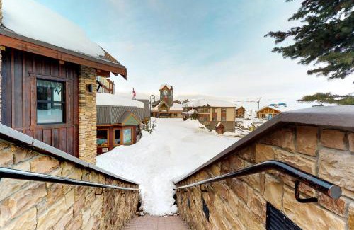 Big White Ski Resort Apartment | Aspens 4607