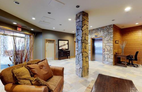 Big White Ski Resort Apartment | Aspens 4607