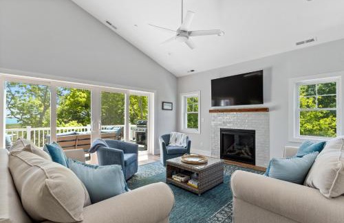 Berlin House | Assateague Holiday House 4BR luxury home with Assateague views and only 5 min drive to the island!