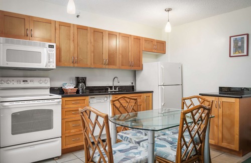 Waikiki Apartment | Aston at the Waikiki Banyan