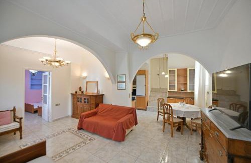 Hydra Apartment | Astraea 7