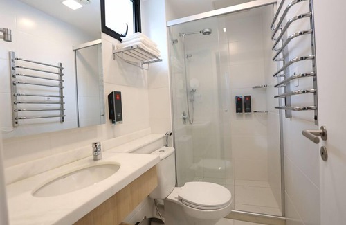 Caminho das Arvores Hotel | Astron Suítes Mondial Salvador by Nobile