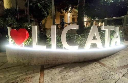 Licata Apartment | Atelier Terenzio, 24h check in