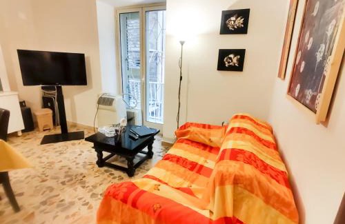 Licata Apartment | Atelier Terenzio, 24h check in