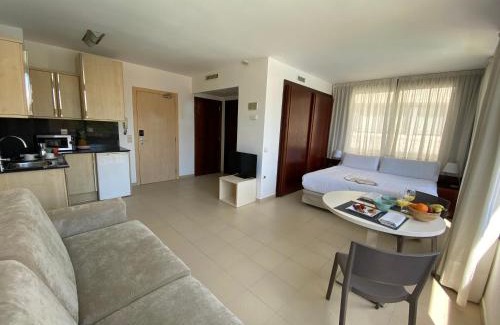 Vilanova I la Geltru Apartment | Atenea Park Suites & Apartments