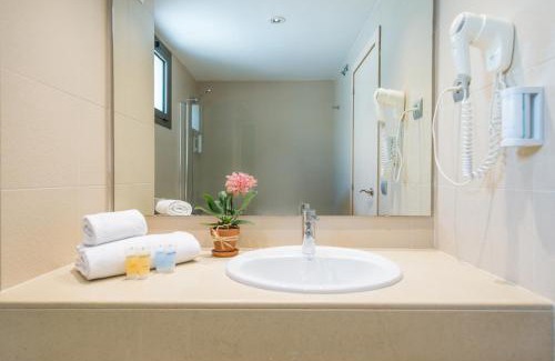 Vilanova I la Geltru Apartment | Atenea Park Suites & Apartments