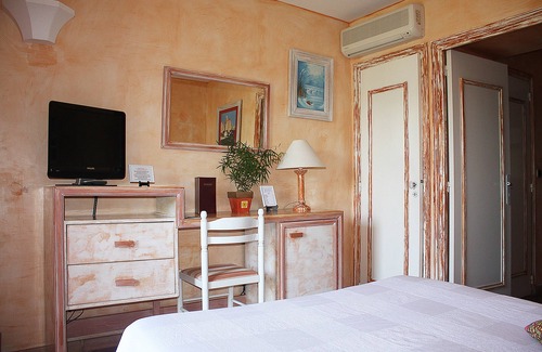 Grimaud Hotel | Athénopolis