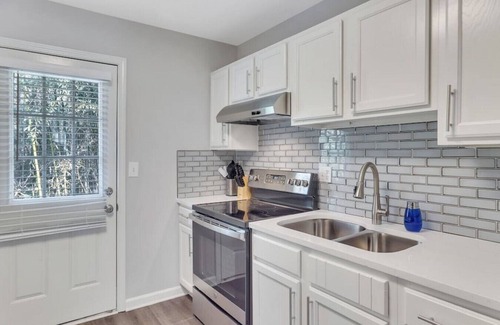 Austell House | ATH - Davis Drive · 2BR New! Clean! Stylish! & Pets Welcome