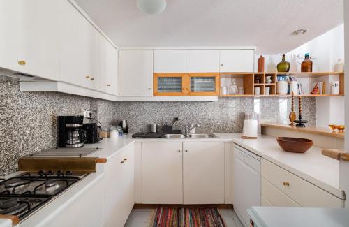 Plaka Apartment | Athenian Getaway Villa in Plaka with Acropolis View by Athenian Homes