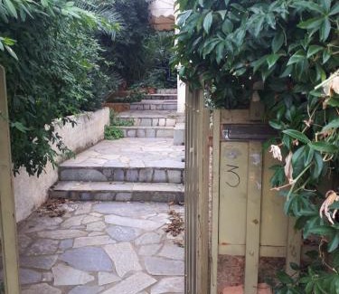 Papagou-Holargos Apartment | Athens The View