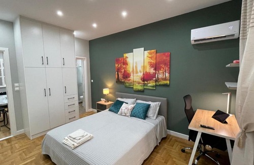Athens Apartment | AthensHomes 4th Fl Privacy n Comfort 3Br-3Ba