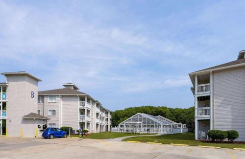 Atlantic Beach Hotel | Atlantic Beach Resort, a Ramada by Wyndham