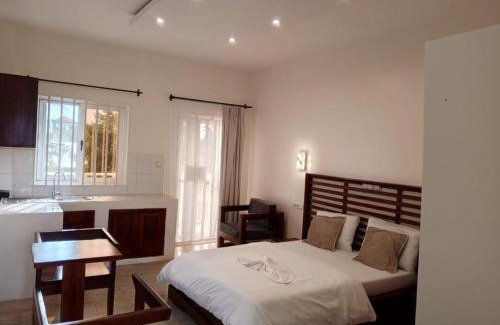 Kribi Apartment | Atlantic view studio with Kitchen by Casa