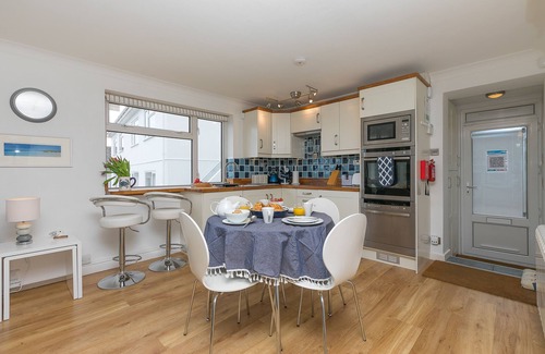 Carbis Bay Cottage | Atlantic Waves