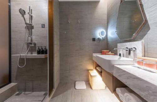 Gu Lou Hotel | Atour Hotel Nanjing Drum Town Qingliang Gate