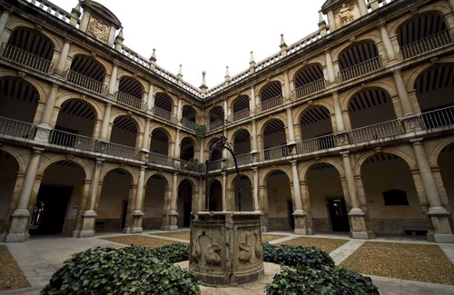 Alcala de Henares Apartment | ATRIUM HISTORIC CENTER. B2