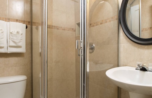 Miami Springs Hotel | Atrium Hotel, Trademark Collection by Wyndham