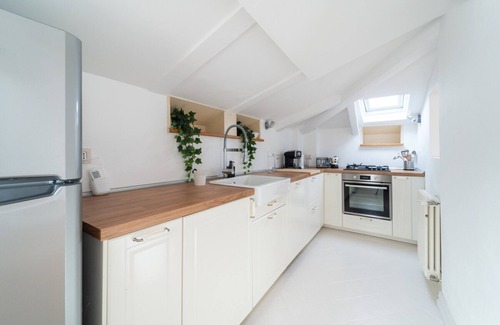 Saragozza-Porto Apartment | Attic Persichetto With Stunning View of Bologna