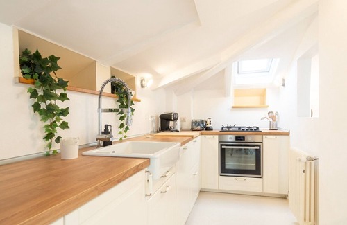 Saragozza-Porto Apartment | Attic Persichetto With Stunning View of Bologna