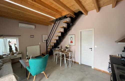 Loutsa House | Attic View